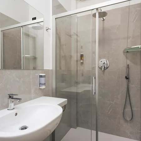 Hotel Mondial 3*