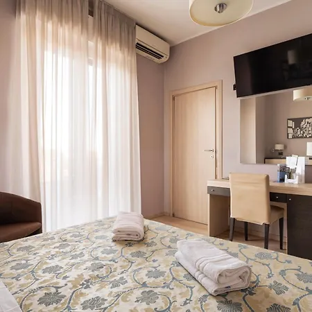 Hotel Mondial 3*