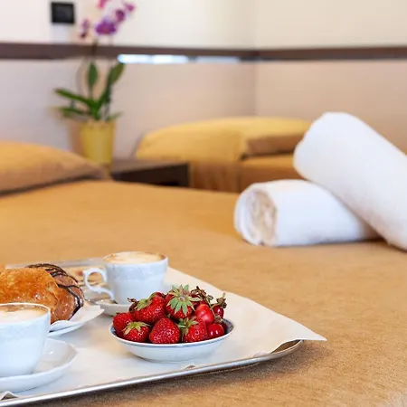 מלון Mondial פורטו רקנאטי