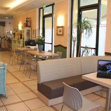 Mondial פורטו רקנאטי