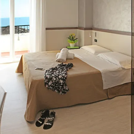 Mondial Отель Порто-Реканати