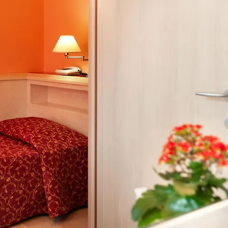 Hotel Mondial 3*