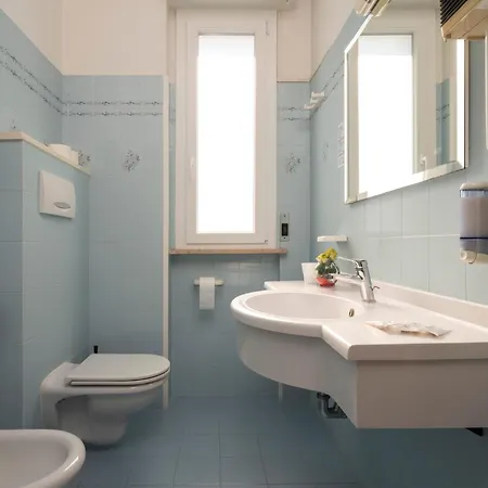 モンディアル ホテル