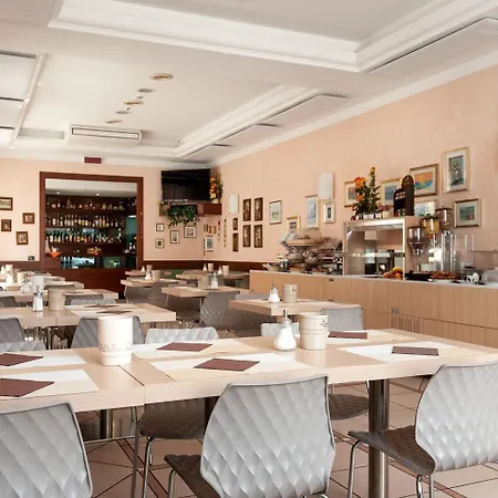 Hotel Mondial Porto Recanati