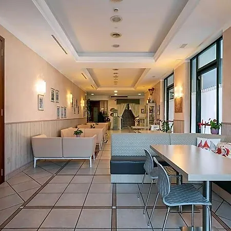 Mondial Hotel 3*