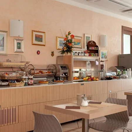 Mondial Отель Порто-Реканати