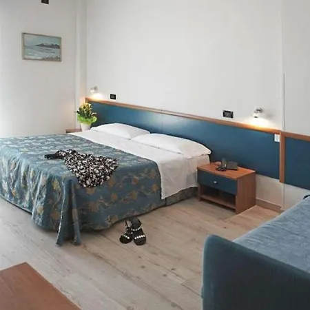 Mondial Hotel 3*